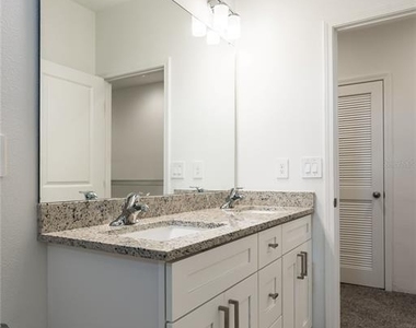 5341 Vista Lago Drive - Photo Thumbnail 32