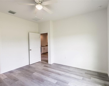 5341 Vista Lago Drive - Photo Thumbnail 25