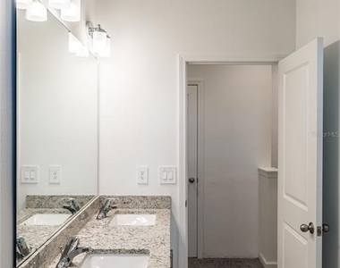 5341 Vista Lago Drive - Photo Thumbnail 18
