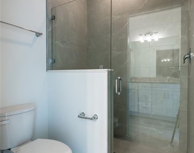 5341 Vista Lago Drive - Photo Thumbnail 14
