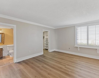 7550 Hinson Street - Photo Thumbnail 15