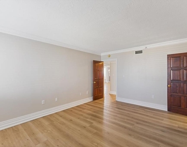 7550 Hinson Street - Photo Thumbnail 16