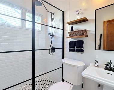 1620 Park Lake Street - Photo Thumbnail 30