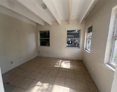 543 Division Street - Photo Thumbnail 7
