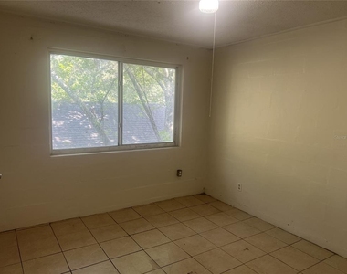 543 Division Street - Photo Thumbnail 9