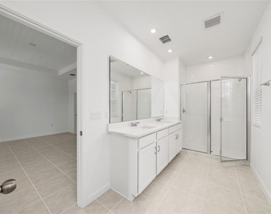 2402 Celebration Boulevard - Photo Thumbnail 27