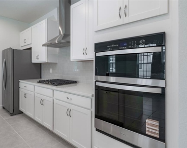 2402 Celebration Boulevard - Photo Thumbnail 9