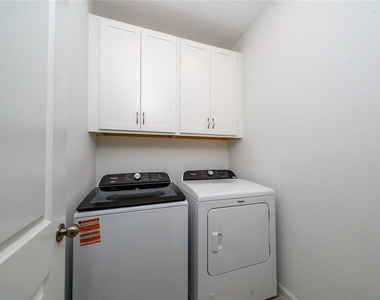 2402 Celebration Boulevard - Photo Thumbnail 33