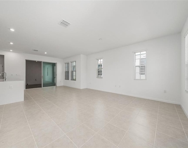 2402 Celebration Boulevard - Photo Thumbnail 4