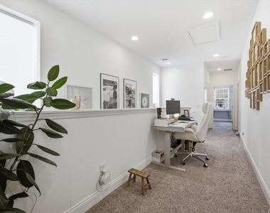 298 Captiva Drive - Photo Thumbnail 31