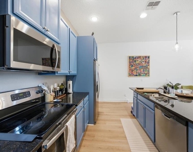 298 Captiva Drive - Photo Thumbnail 13