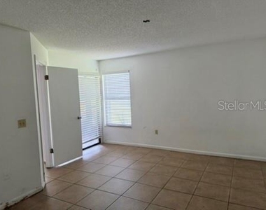 3036 S Semoran Boulevard - Photo Thumbnail 11