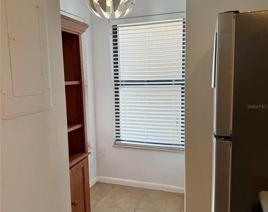 3036 S Semoran Boulevard - Photo Thumbnail 9