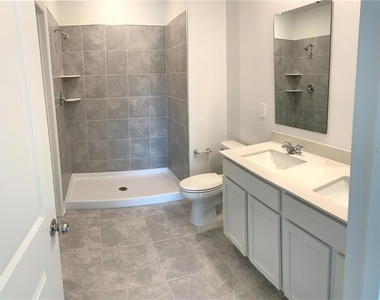 1373 Brentwood Dr - Photo Thumbnail 10