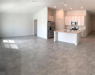 1373 Brentwood Dr - Photo Thumbnail 6