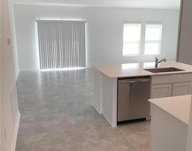 1373 Brentwood Dr - Photo Thumbnail 5