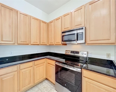 3716 Avalon Park East Boulevard - Photo Thumbnail 12