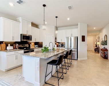 5757 Anders Way - Photo Thumbnail 15