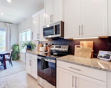 5757 Anders Way - Photo Thumbnail 10