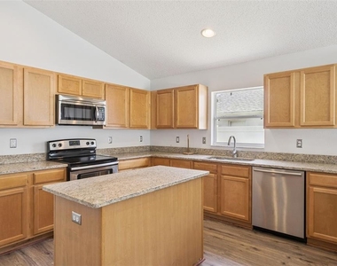622 Delancey Drive - Photo Thumbnail 7