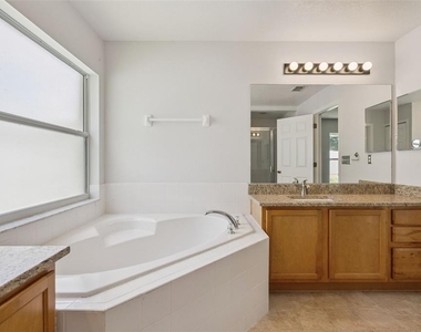 622 Delancey Drive - Photo Thumbnail 12