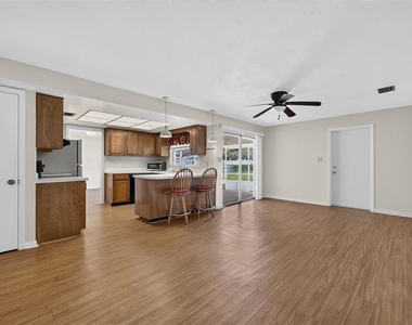 125 E Faith Terrace - Photo Thumbnail 10