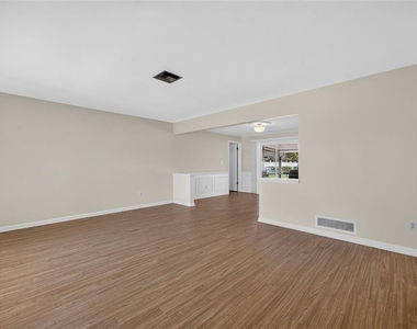 125 E Faith Terrace - Photo Thumbnail 3