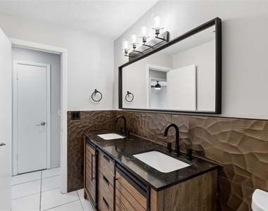 400 E Silver Star Road - Photo Thumbnail 37