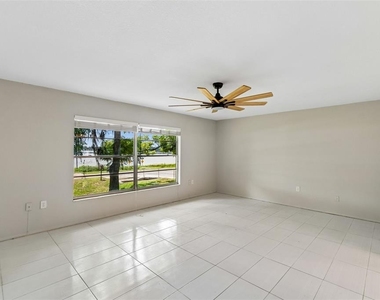 400 E Silver Star Road - Photo Thumbnail 23