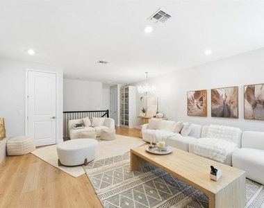 16312 Volterra Point - Photo Thumbnail 16