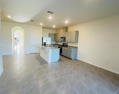 1371 Isleta Loop - Photo Thumbnail 10