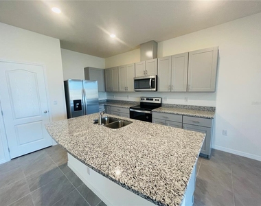 1371 Isleta Loop - Photo Thumbnail 7