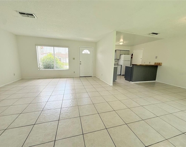 10122 Mason Dixon Circle - Photo Thumbnail 5
