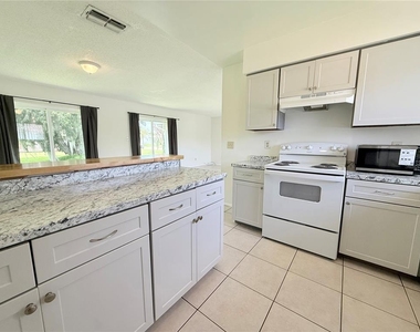 10122 Mason Dixon Circle - Photo Thumbnail 9