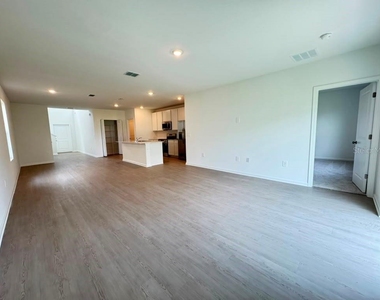 6216 Botticella Boulevard - Photo Thumbnail 5