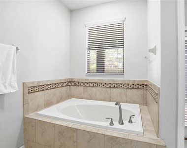 9039 Shadow Mountain Street - Photo Thumbnail 9