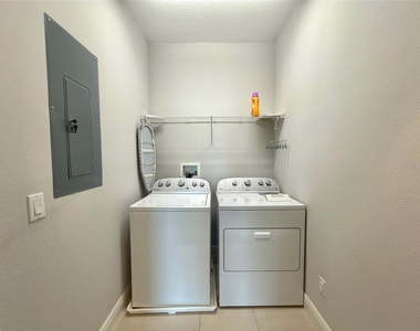 15381 Honeybell Drive - Photo Thumbnail 22