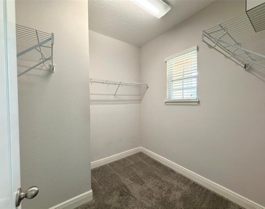 15381 Honeybell Drive - Photo Thumbnail 11