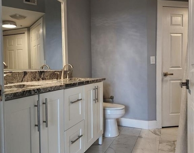 206 E South Street - Photo Thumbnail 12