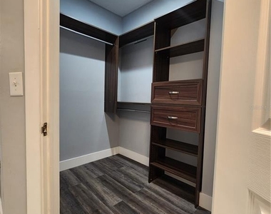206 E South Street - Photo Thumbnail 9