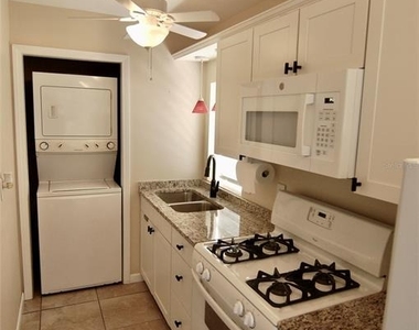 1940 Sunset Lane - Photo Thumbnail 8