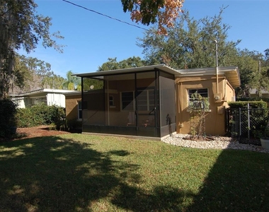 1940 Sunset Lane - Photo Thumbnail 5