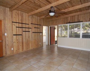 1940 Sunset Lane - Photo Thumbnail 2