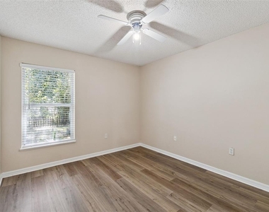 3308 Erskine Drive - Photo Thumbnail 13