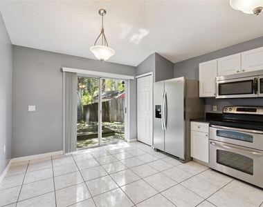 3308 Erskine Drive - Photo Thumbnail 9