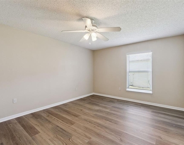 3308 Erskine Drive - Photo Thumbnail 10