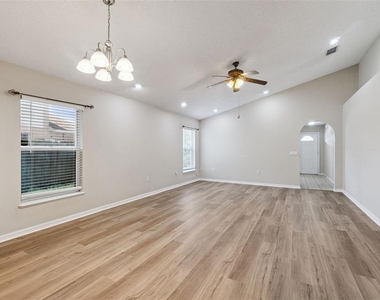 3308 Erskine Drive - Photo Thumbnail 7