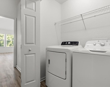 5012 Hawkstone Drive - Photo Thumbnail 16