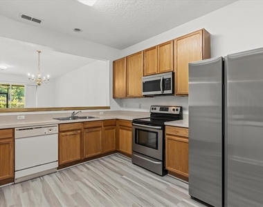 5012 Hawkstone Drive - Photo Thumbnail 8