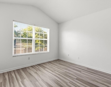 5012 Hawkstone Drive - Photo Thumbnail 11